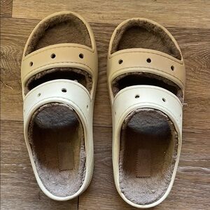 Crocs Classic Cozzzy Sandal